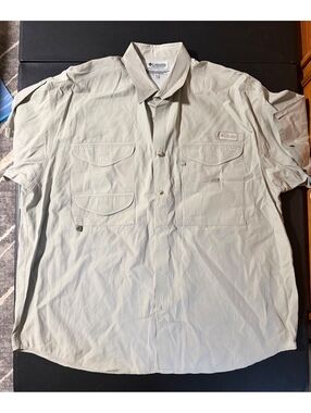 Columbia Sportswear Men's PFG Fishing Shirt XL Beige Khaki Vent Mesh Back Shorts